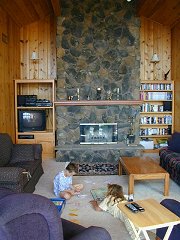 Mariposa Cabin Lounge